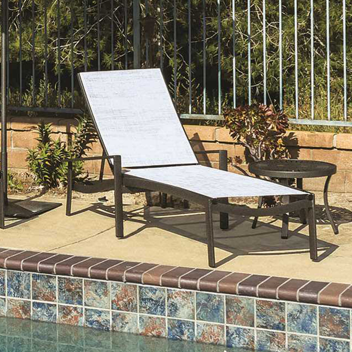 KOR Relaxed Sling Chaise Lounge