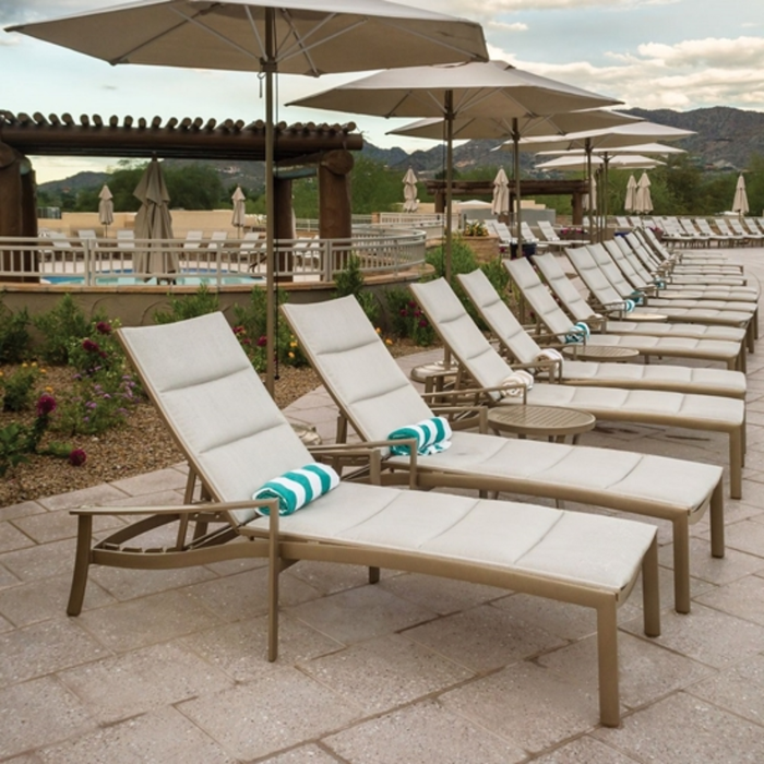 KOR Padded Sling Arm Chaise Lounge