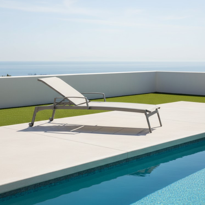 Elance Relaxed Chaise Lounge with Arms & Wheels