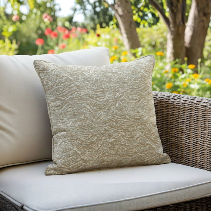 Throw Pillow with Welt 20"x20"
